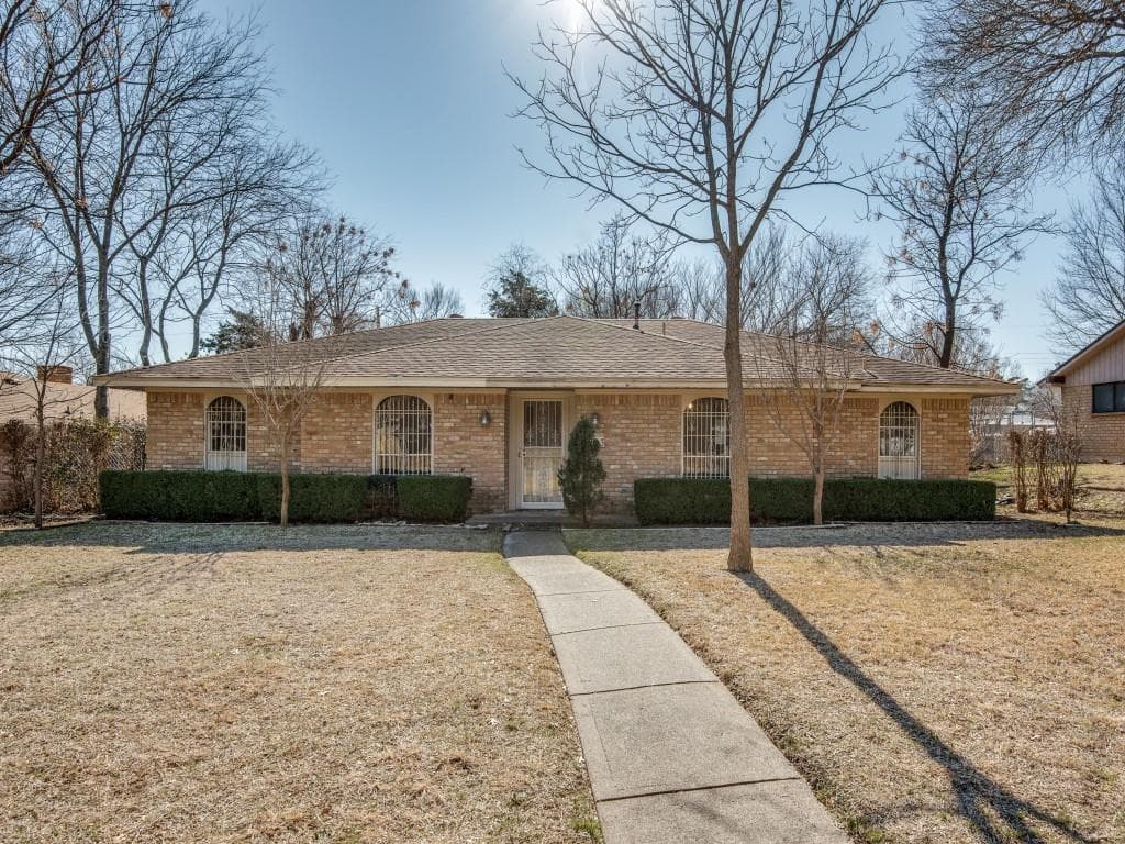 4233 Oak Arbor Dr