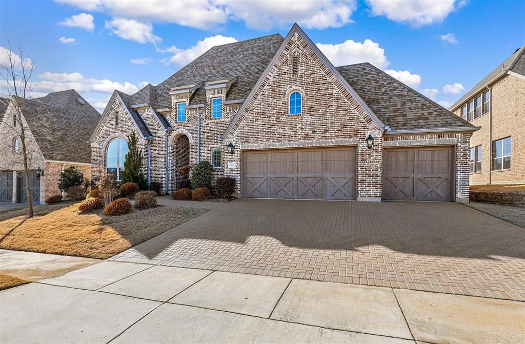 860 Garland Dr