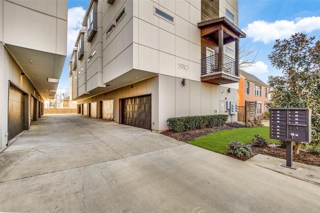 5910 Ross Ave # 1-1