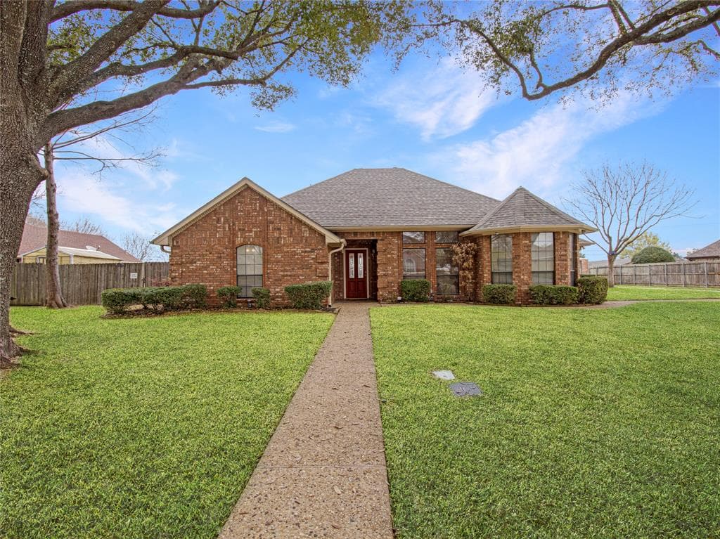 2109 Lajolla Dr