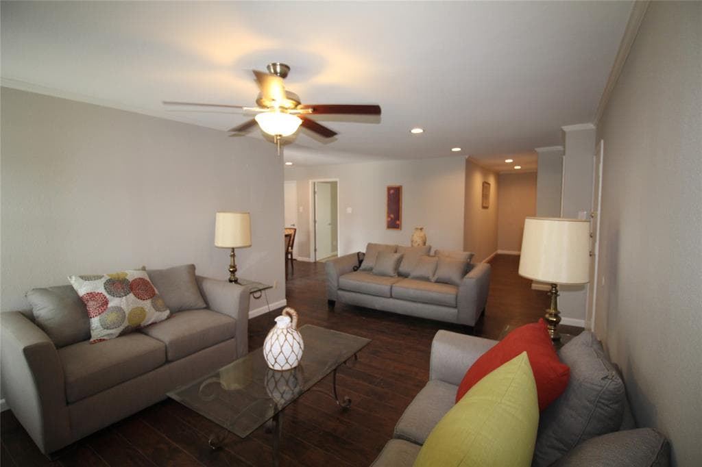 8085 Meadow Rd # K-226