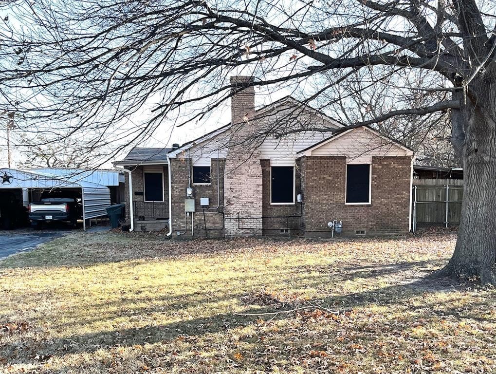208 W Mclain Dr