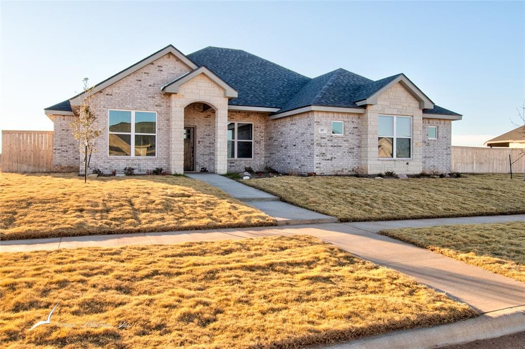 207 Blackhawk Dr