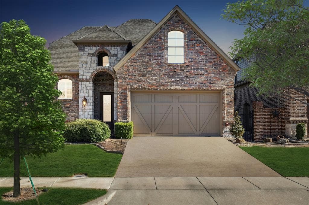 219 La Fontaine Ln
