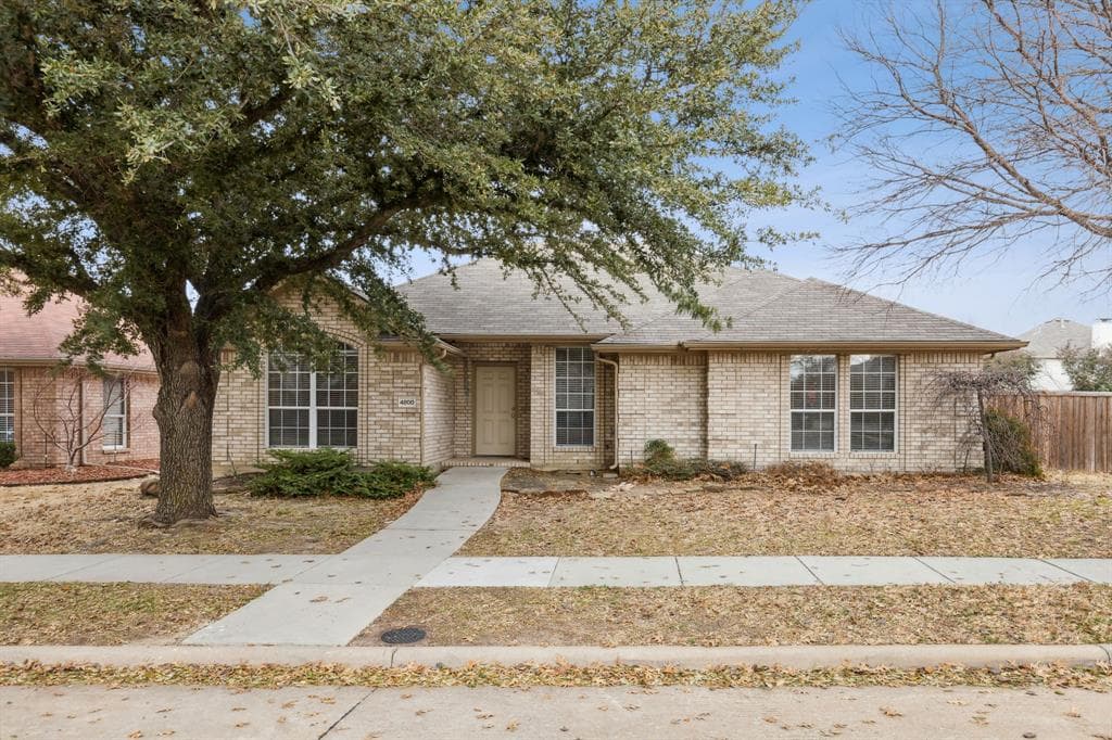 4800 Spanishmoss Dr