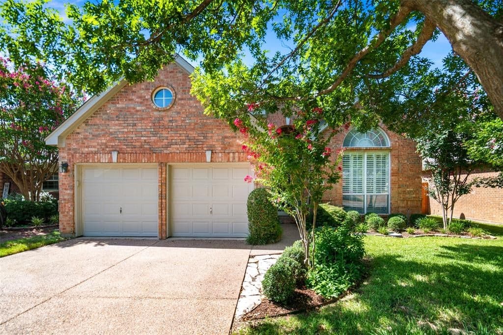 2429 Folkstone Way