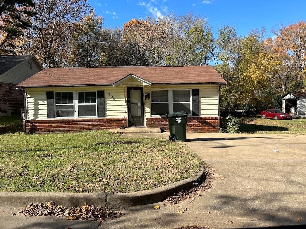 709 Duckenfield Ave