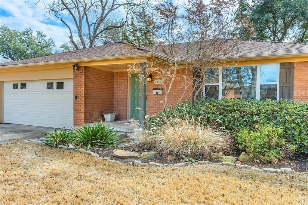 8340 Cabrera Dr