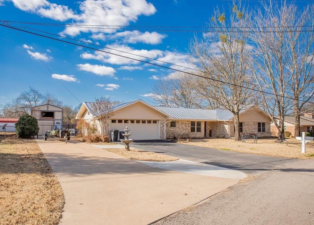 210 Francis Dr