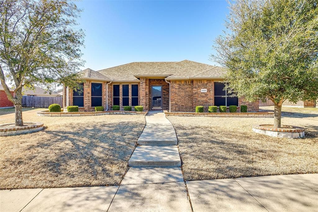 1213 Bluebonnet Dr