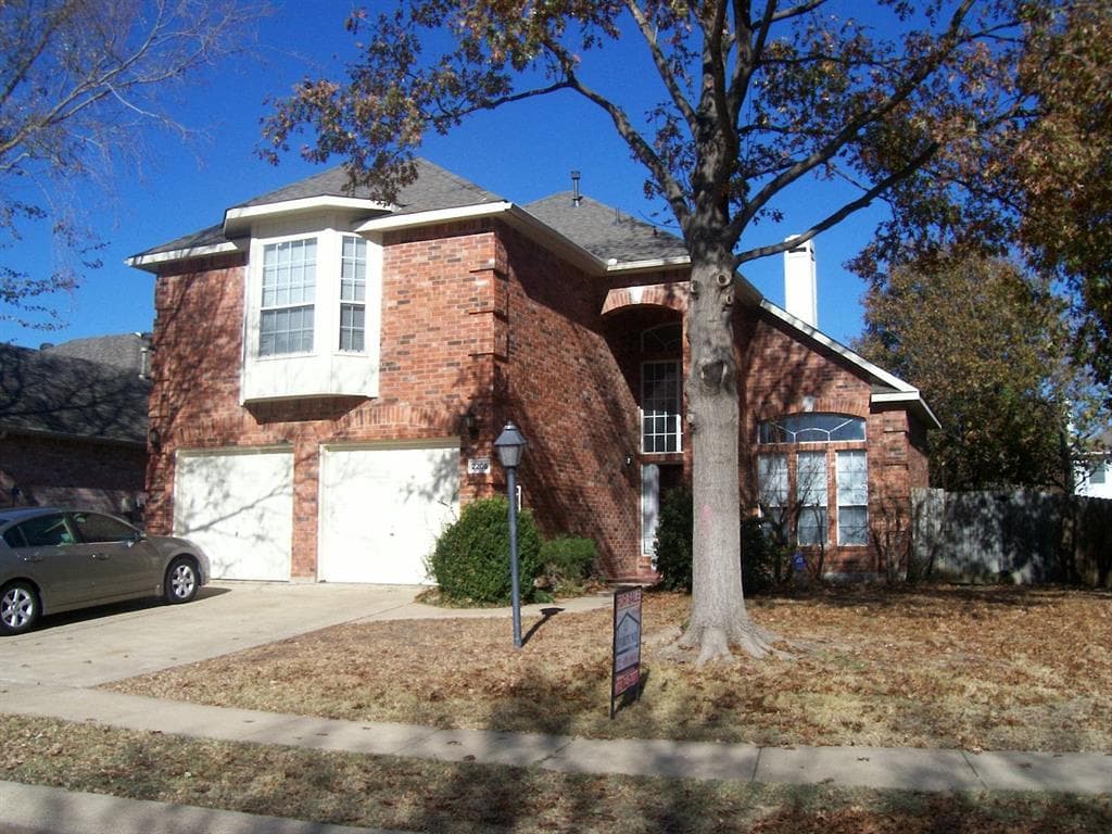 2205 Briarcrest Dr