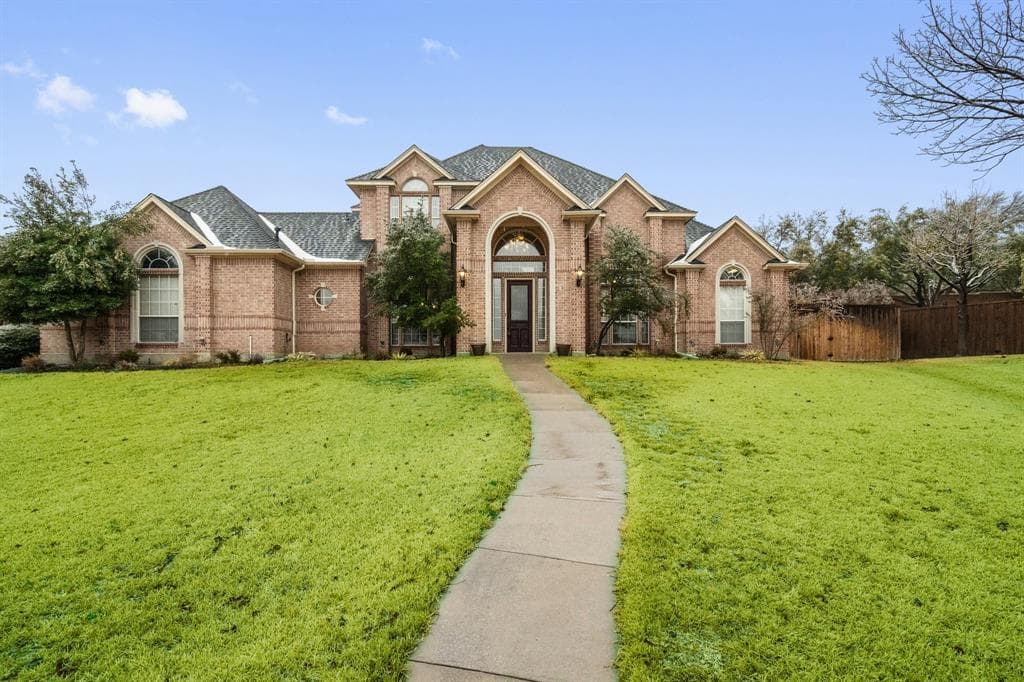 925 Dove Creek Trl