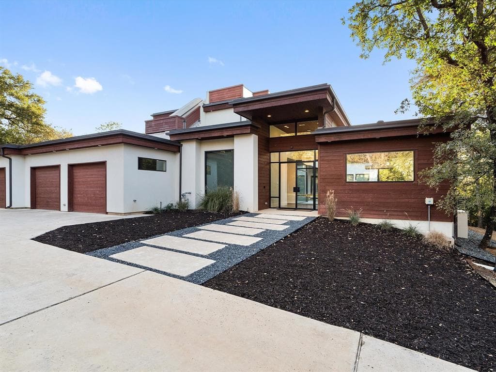 2700 N Kimball Ave