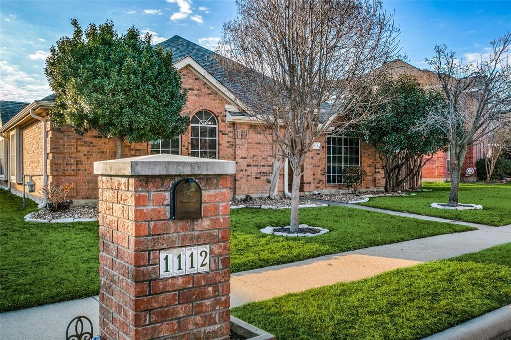 1112 Kelly Ln