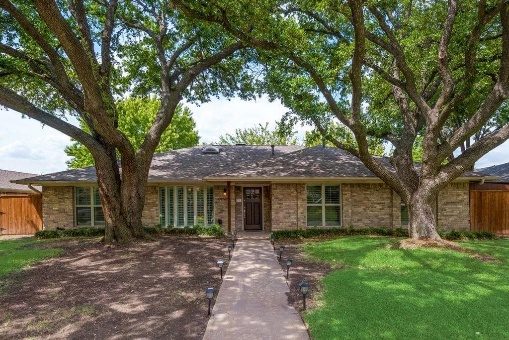 2505 Delmar Dr