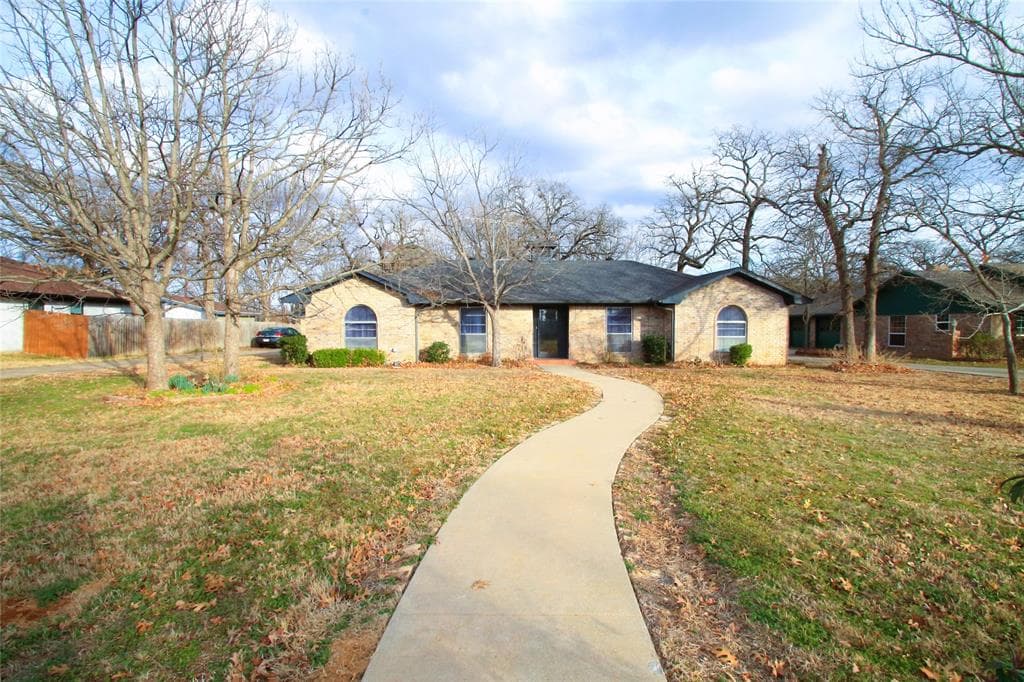 5520 Woodland Hills Dr
