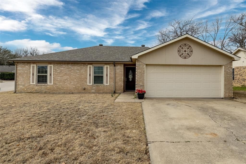 296 Kate Ct