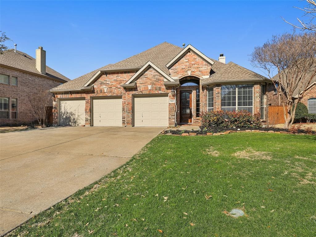 700 Moss Cliff Cir