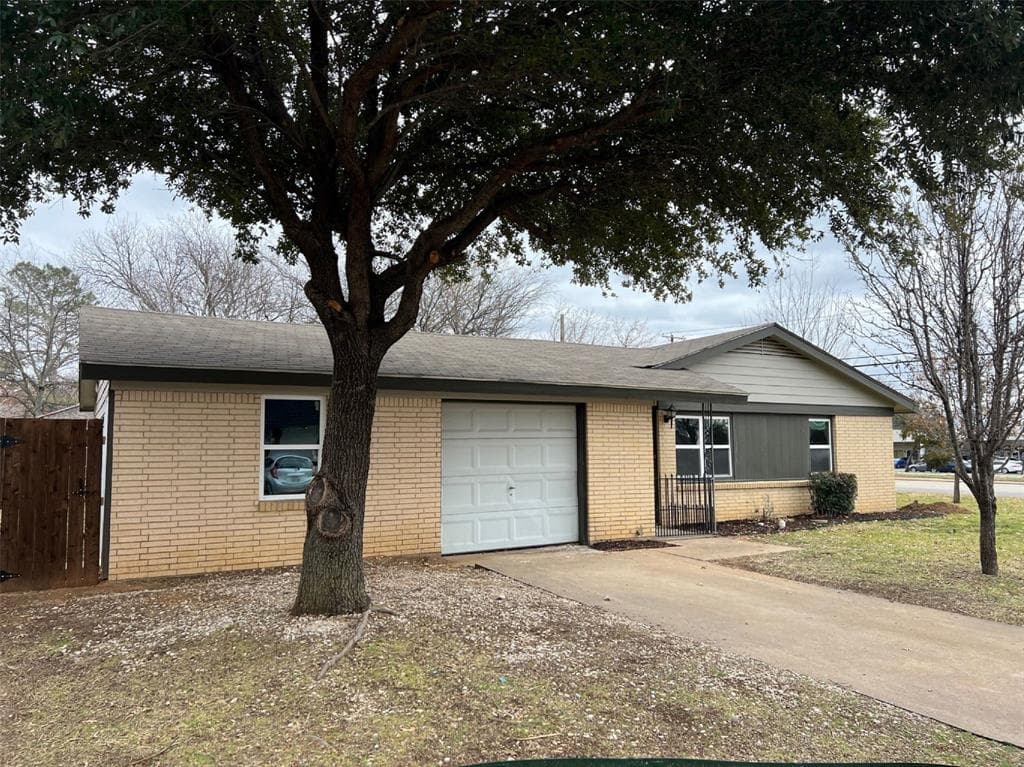 800 Russell Ln