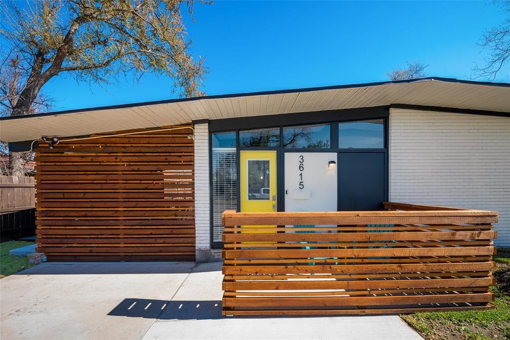 3615 Seguin Dr