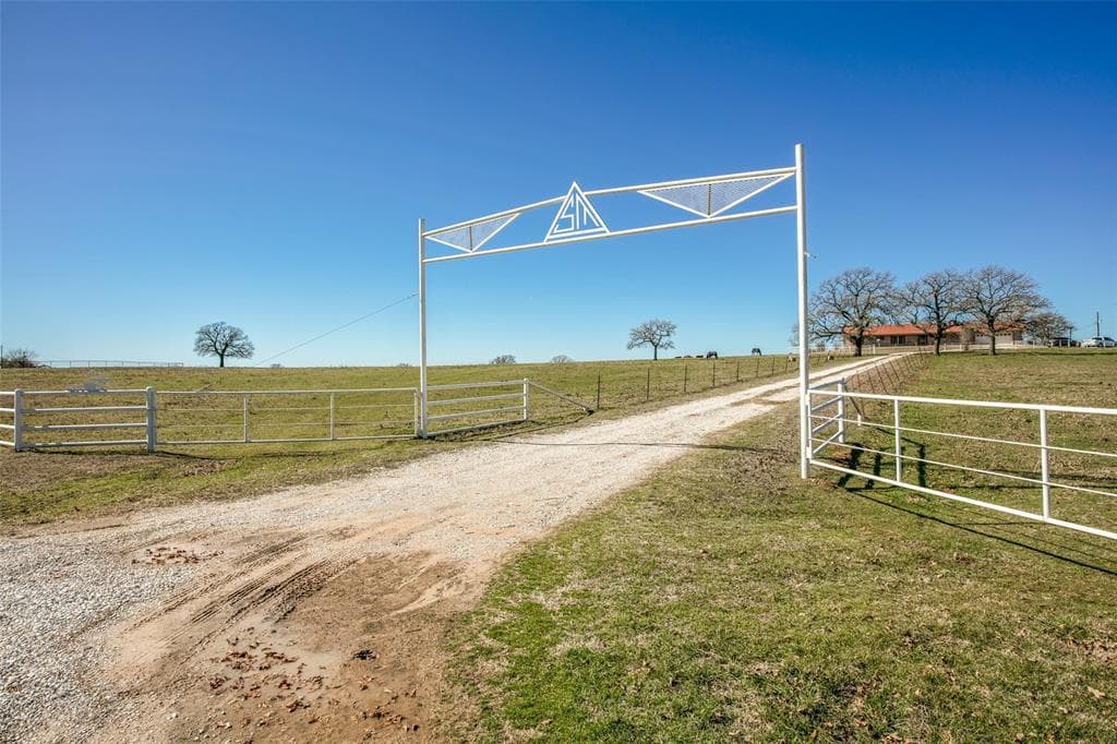 242 County Road 1271