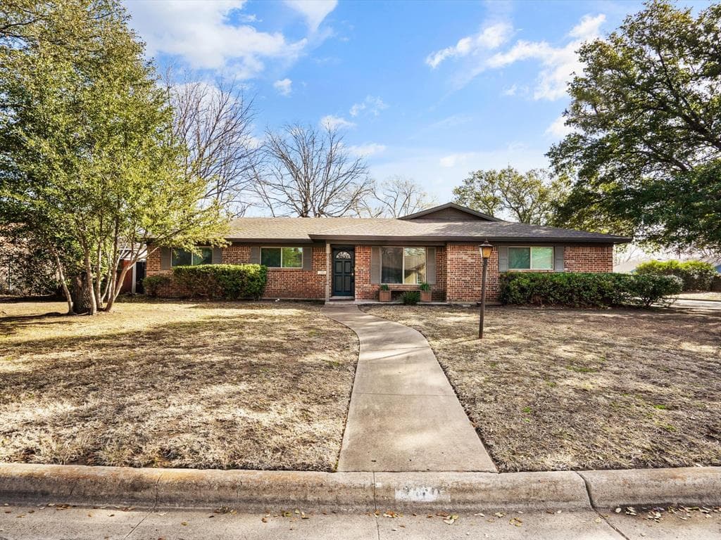 200 Nw Suzanne Ter