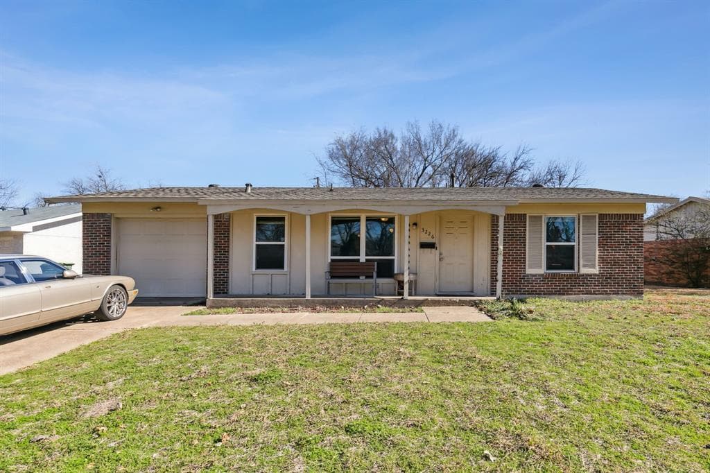 3226 Maple Dr