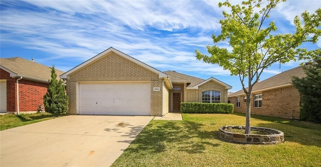 3933 Shiver Rd