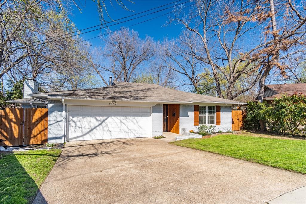 9869 Kingsman Dr
