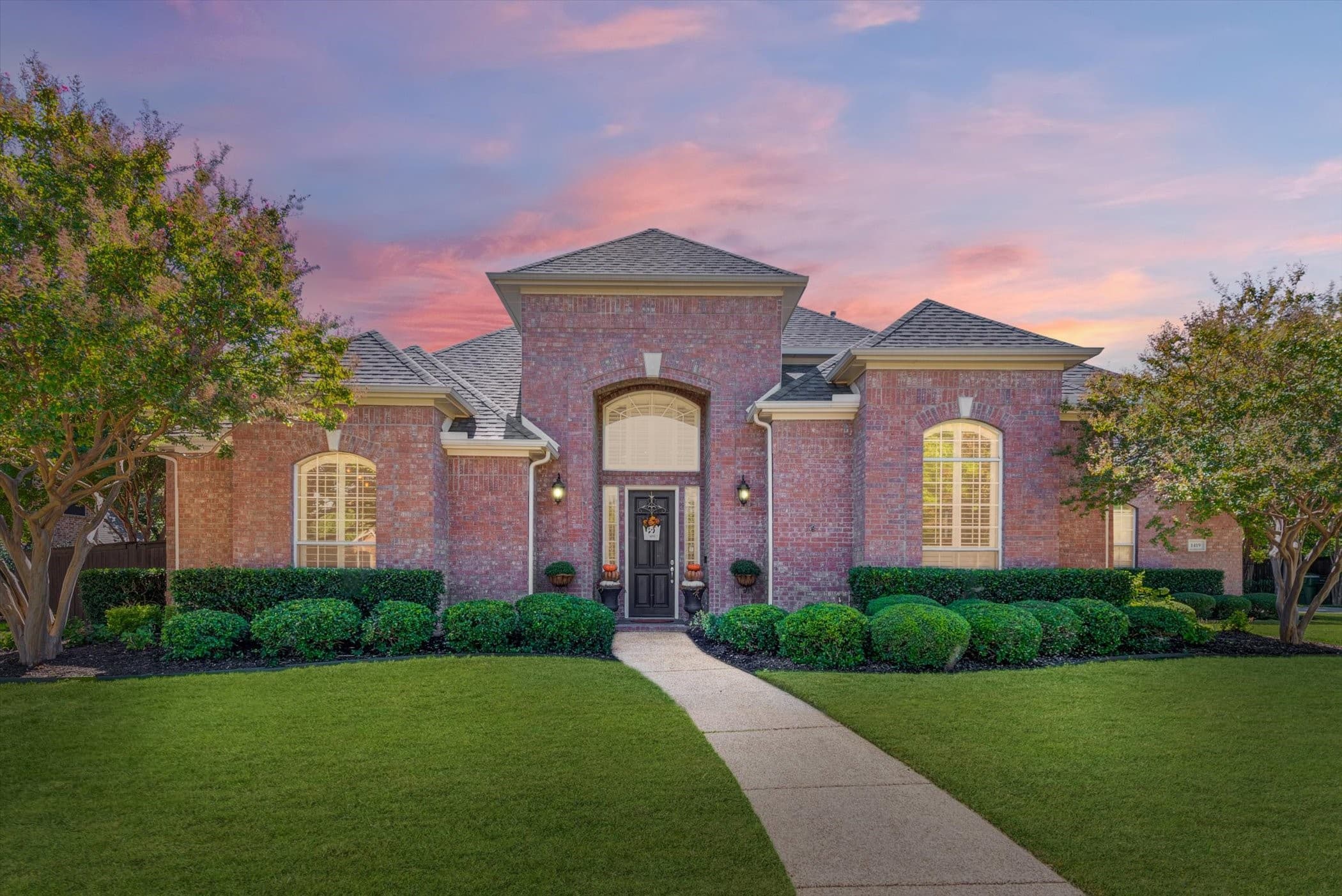 1419 Dartmouth Dr