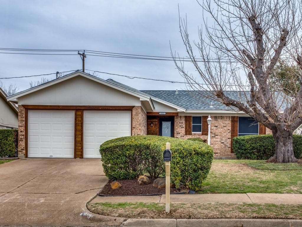 6912 Richardson Dr