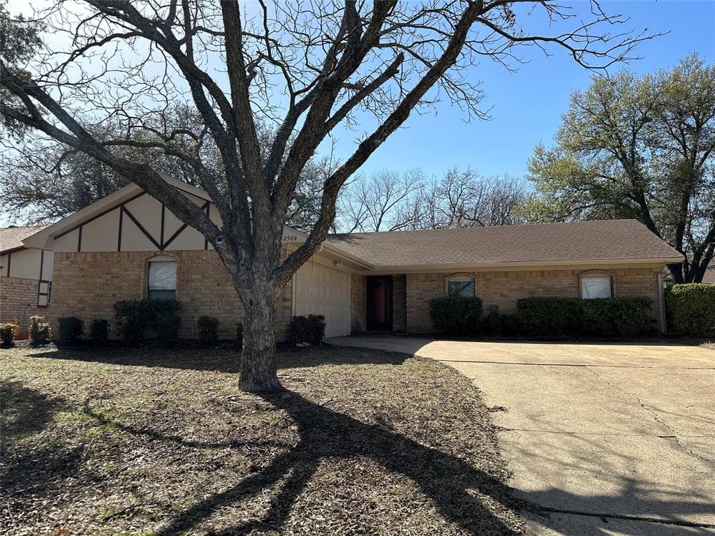 2504 Highgate Dr