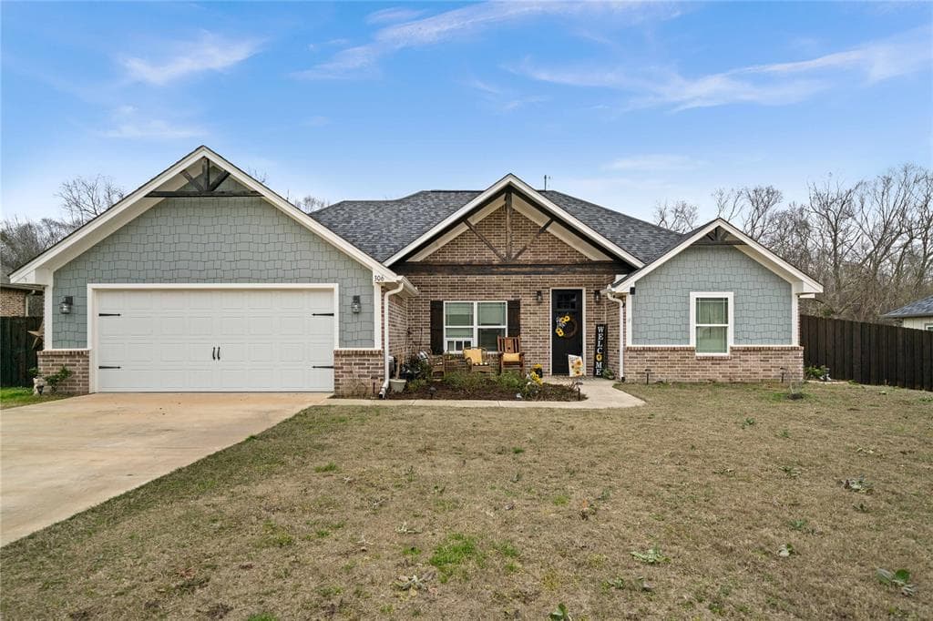 306 Smith Cir
