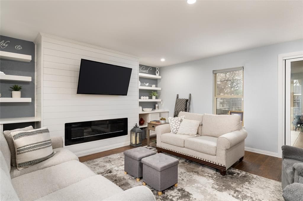 1709 Foster Dr