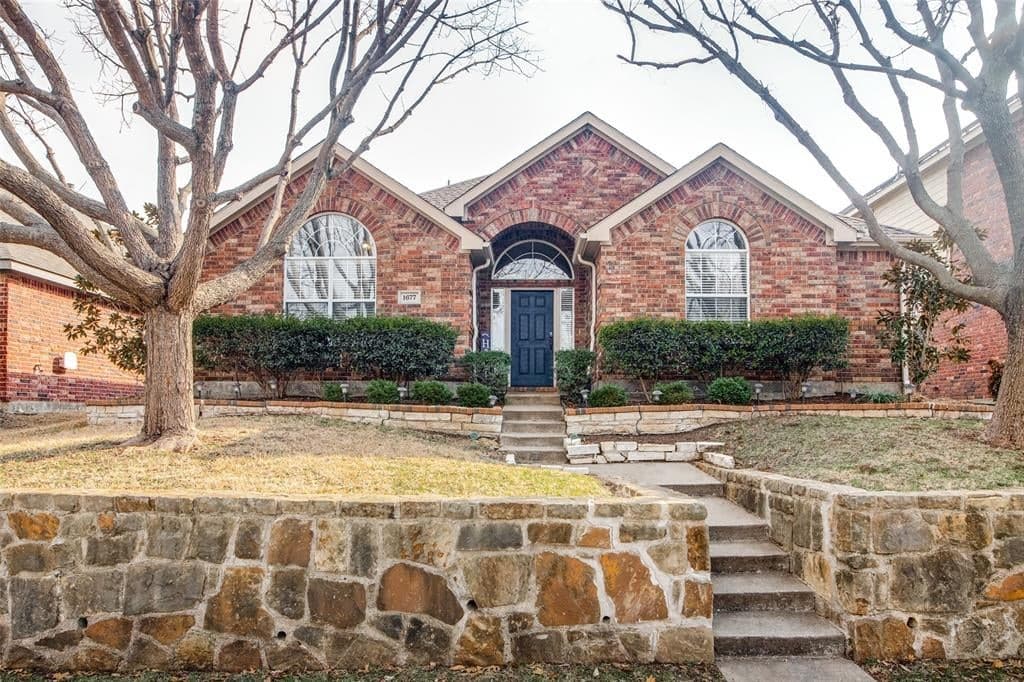 1677 Carson Ln