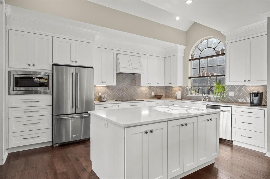 103 France Ct