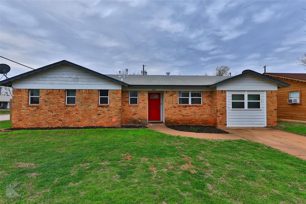3641 Janice Ln