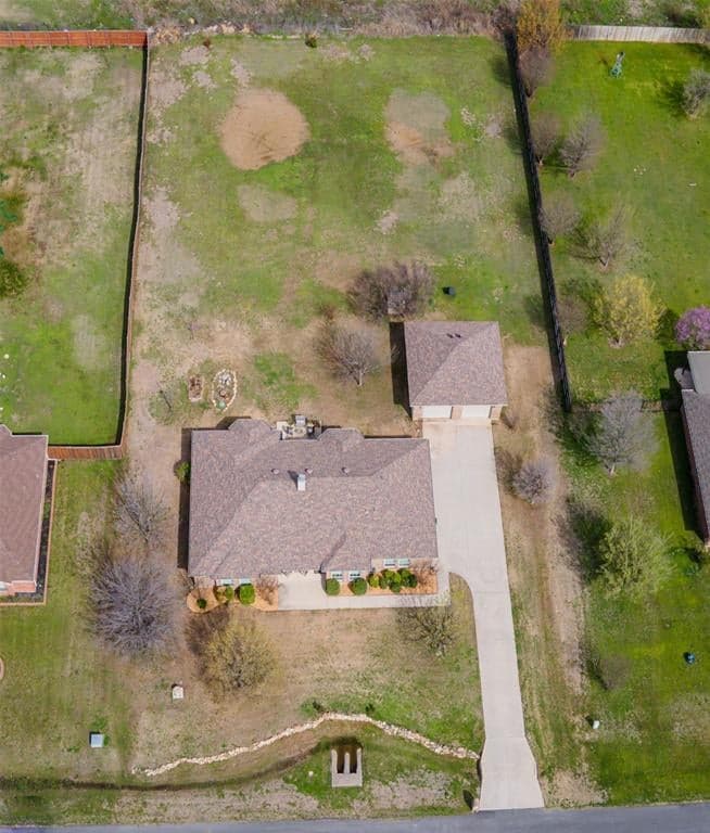2700 Plains Trl