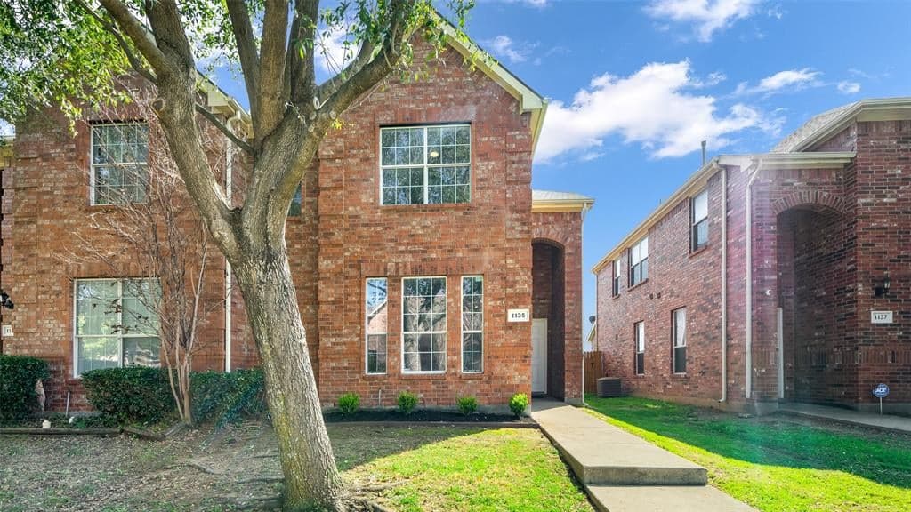 1135 Jamie Dr