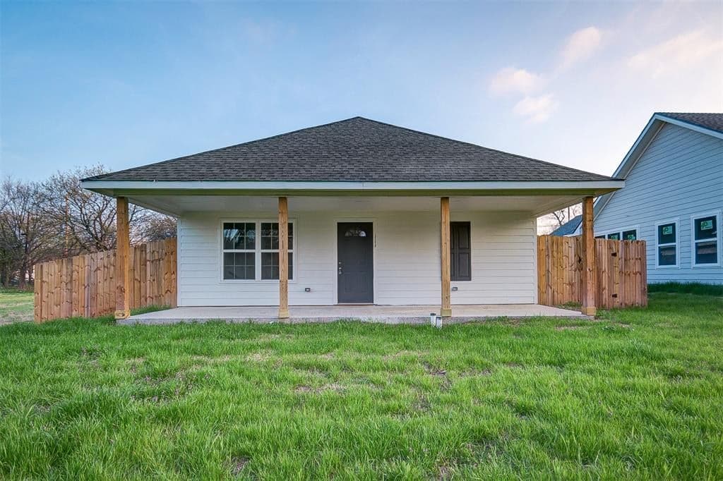 111 W Elm St