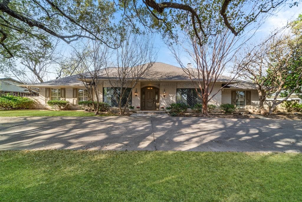 6535 Crestmere Dr