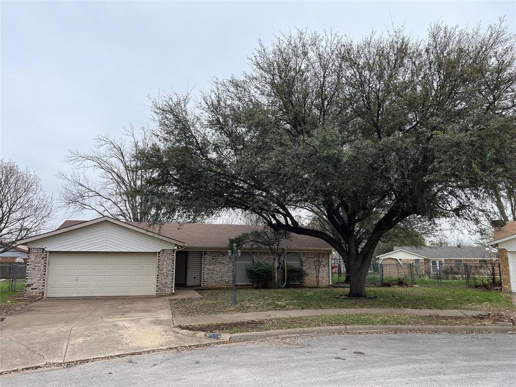 555 Taos Ct