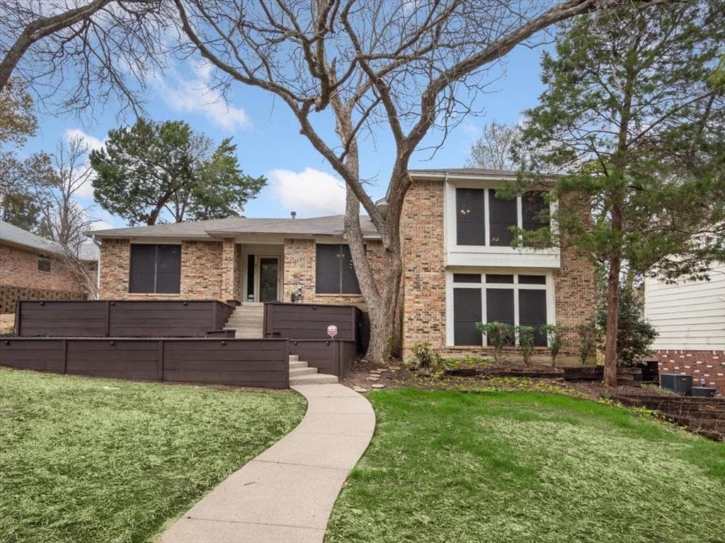 811 Cherlynne Dr