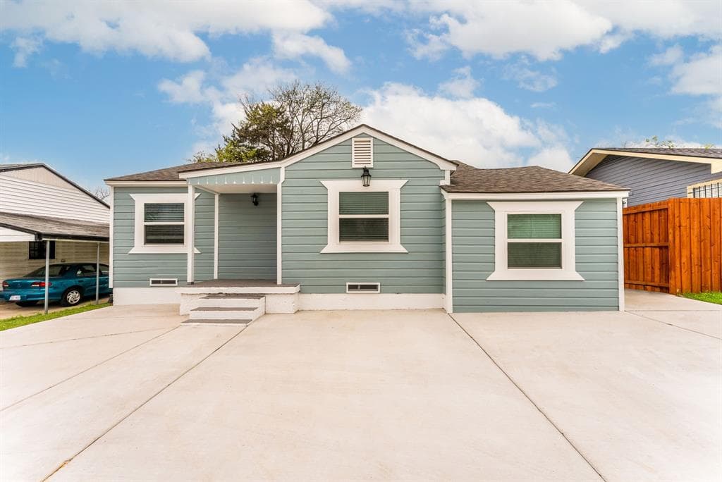 3211 Ramsey Ave
