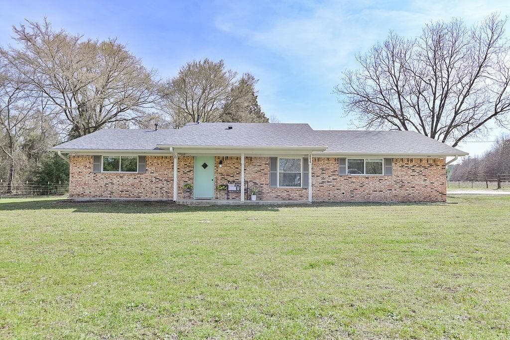 894 County Road 4940