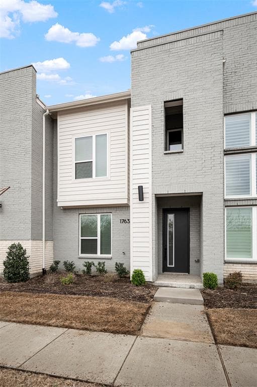 1763 Montgomery Dr