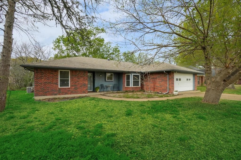 4116 Linklea Dr