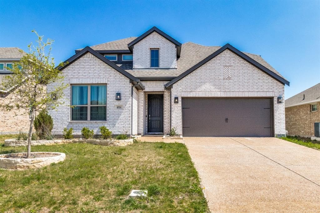 4016 Mockingbird Ln