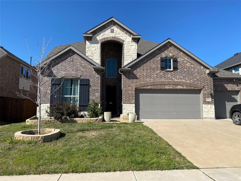 2970 Clearwater Dr