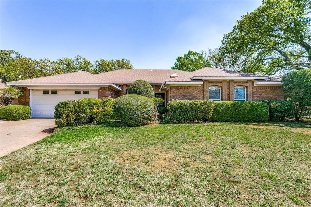 3804 Ashford Dr